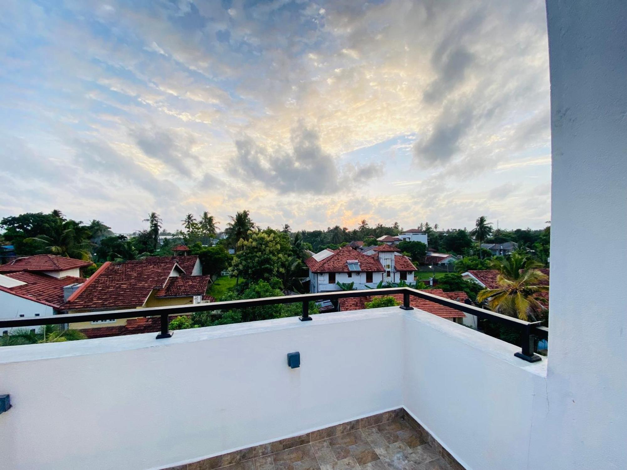 Srimadis Villa Near Airport - Negombo Zewnętrze zdjęcie